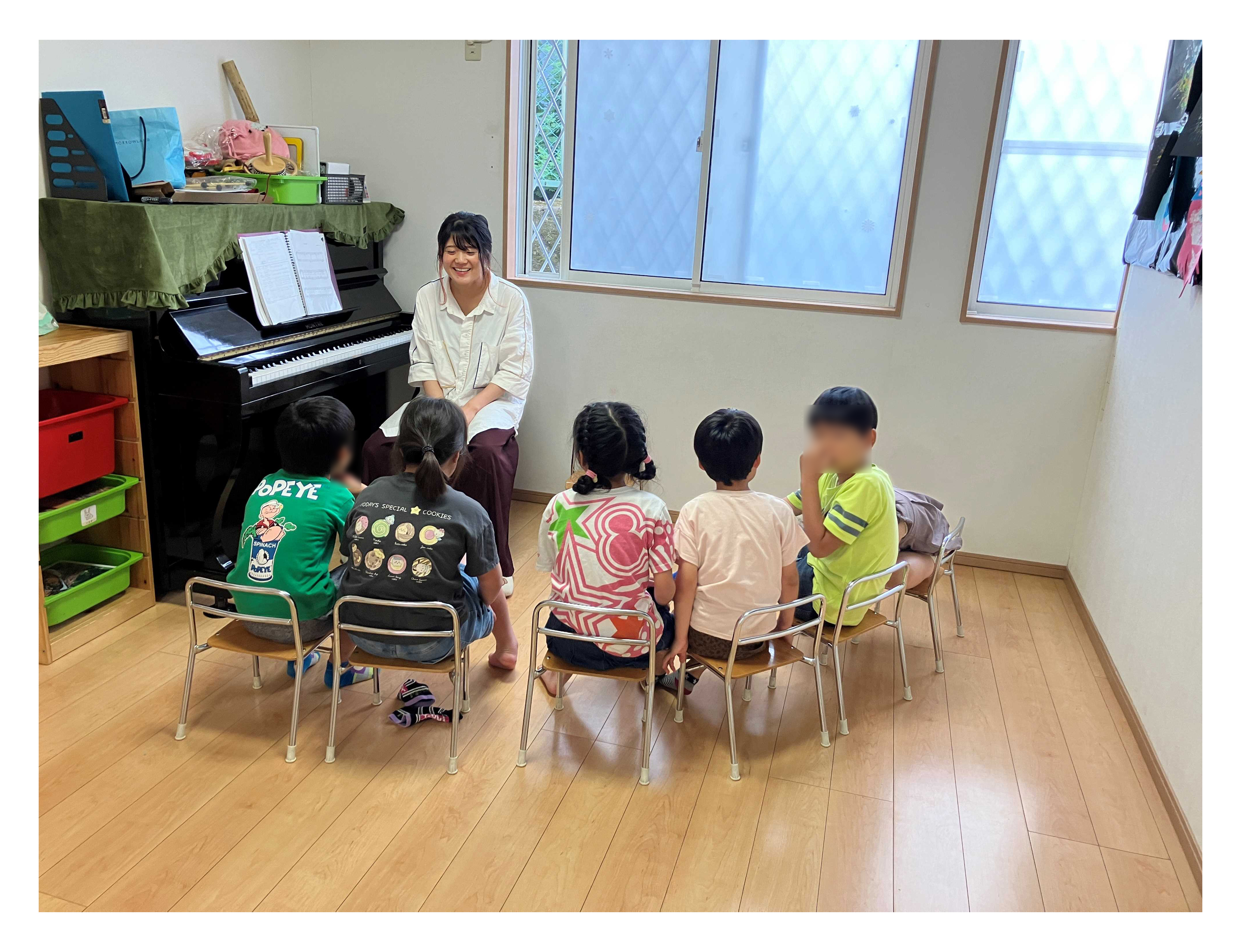 音楽療法士による　音楽の時間（集団）
